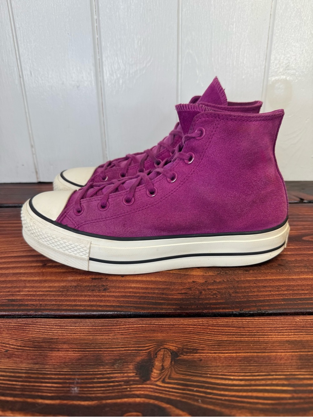 Converse Chuck Taylor All Star Lift Platform High Quantum Violet Suede Women’s 9